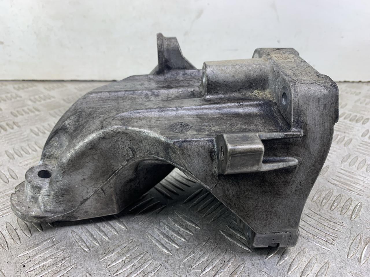 кронштейн двигателя Mercedes-Benz Sprinter 2 поколение (W906) (2006 - 2014), 2.1 л., OM 651.955, дизель, МКПП, зеленый, задний привод, A6512231704 - фото №1