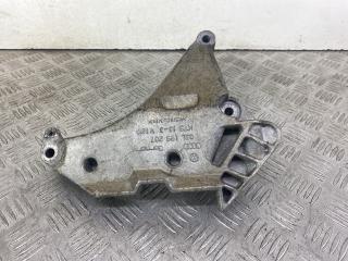 кронштейн двигателя Skoda Yeti 1 поколение 2013, 2.0 л., CFHF, дизель, 6МКПП, серый, универсал, полный привод, 03L199207