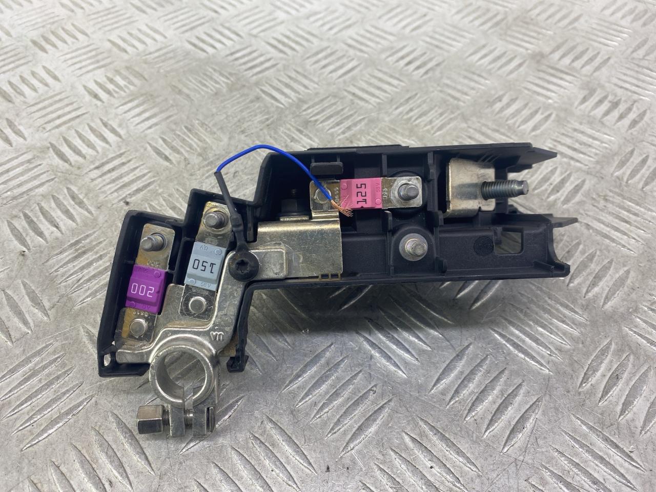 клемма аккумулятора плюс Audi A4 B9 2017, 1.4 л., CVNA, бензин, 6МКПП, темно-синий, универсал, передний привод, 8W0915459E - фото №1