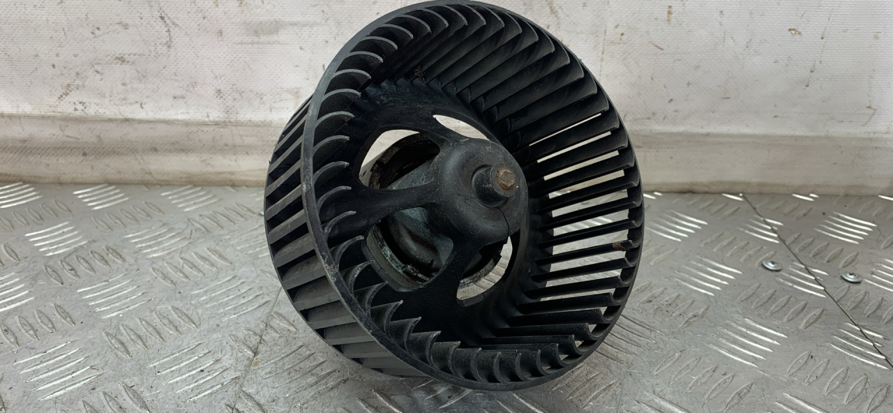 моторчик печки Renault Scenic 2 поколение 2005, 1.9 л., дизель, МКПП, синий, минивэн, передний привод, 7737016501 - фото №1