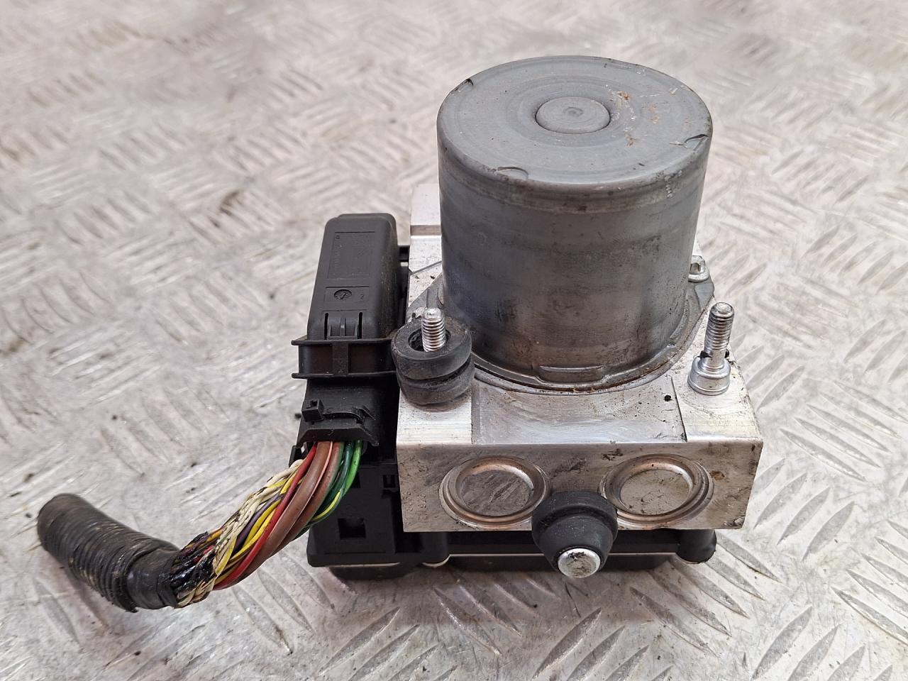 блок ABS Land Rover Discovery 3 поколение L319 2007, 2.7 л., 276DT, дизель, АКПП, серый, внедорожник 5 дв., полный привод, 0265235020, 0265950472 - фото №1