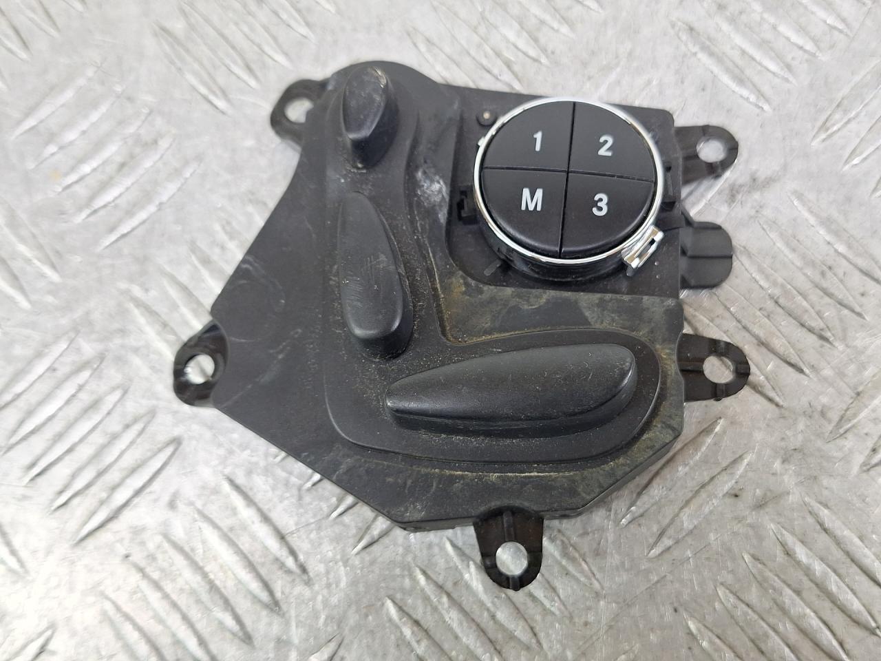 блок управления сиденьем Mercedes-Benz E-Класс W210/S210 (1995 - 1999), 2118207710, 03464210 - фото №1
