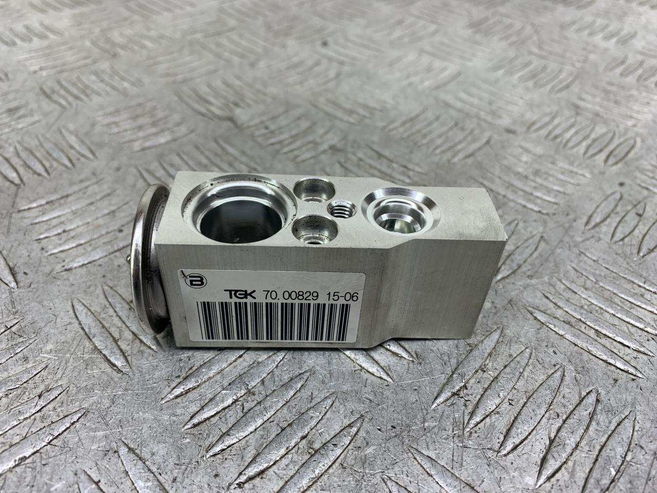 расширительный клапан кондиционера Peugeot 206 1 поколение 2000, 1.4 л., KFX (TU3JP), бензин, МКПП, зеленый, хетчбэк 5 дв., передний привод - фото №1