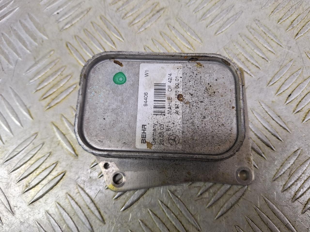 теплообменник масляного фильтра Mercedes-Benz C-Класс W203/S203/CL203 W203.046 2003, 1.8 л., M 271.946, бензин, АКПП, серебро, седан, задний привод, A2711880001 - фото №1