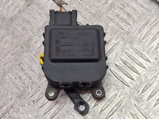 моторчик заслонки печки Skoda Octavia 1 поколение (A4) [рестайлинг] 2001, 2.0 л., AQY, бензин, 5МКПП, бордовый, универсал, передний привод, 8D2820511C, 0132601214