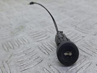 кнопка открытия багажника Ford Fiesta 5 поколение 2004, 1.4 л., бензин, МКПП, хетчбэк 5 дв., передний привод