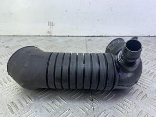 патрубок интеркулера Volkswagen Passat B5 2000, 1.9 л., дизель, седан, 8D0129615J