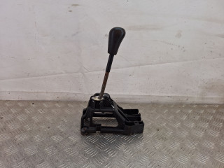 кулиса Toyota Aygo 1 поколение AB10 [рестайлинг] 2010, 1.0 л., 1KR-FE, бензин, МКПП, красный, хетчбэк 5 дв., передний привод, 335300H010