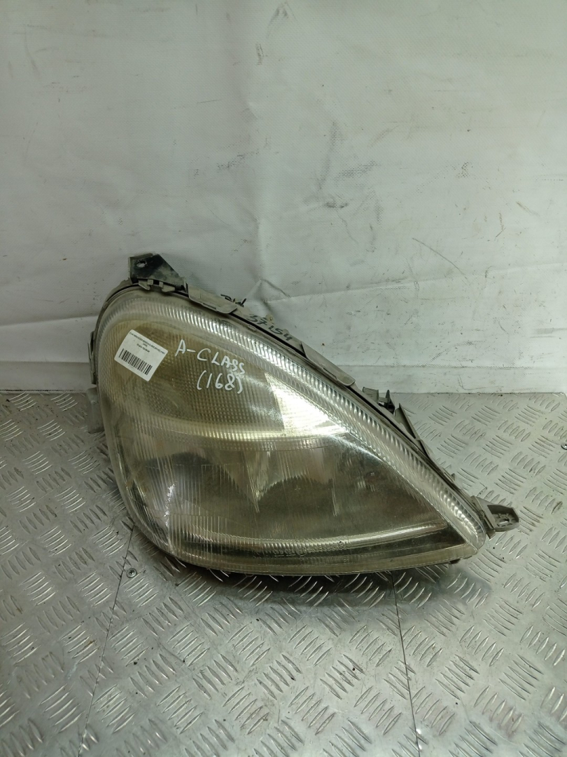 фара правая Mercedes-Benz A-Класс W168 1999, 1.9 л., M 166.990, бензин, черный, минивэн, передний привод, 1688201061 - фото №1