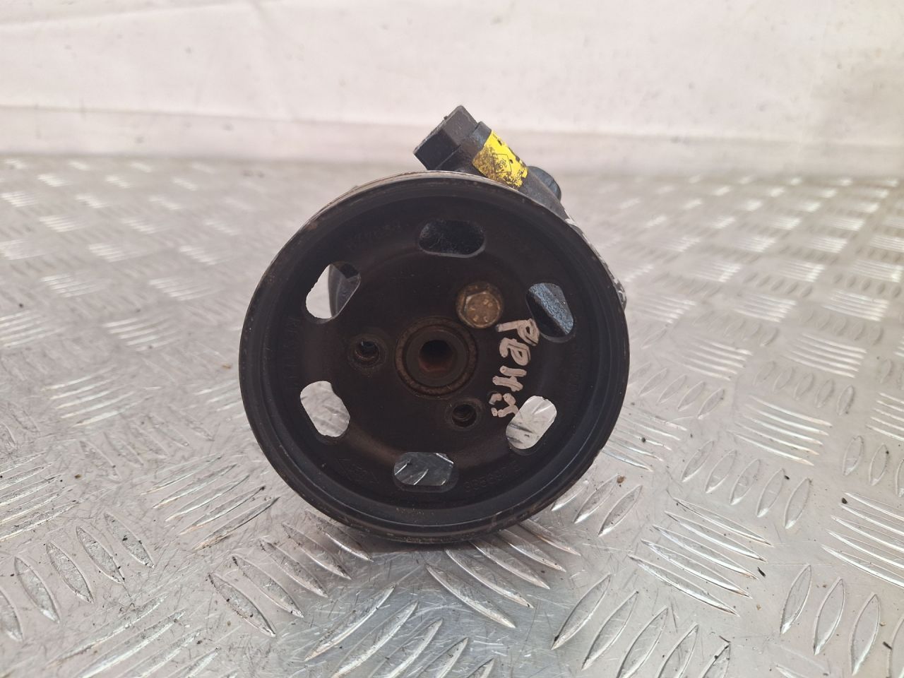 насос гидроусилителя руля Renault Clio 1 поколение 1994, 1.2 л., бензин, 865697E, 7700840105, 7700840805 - фото №1