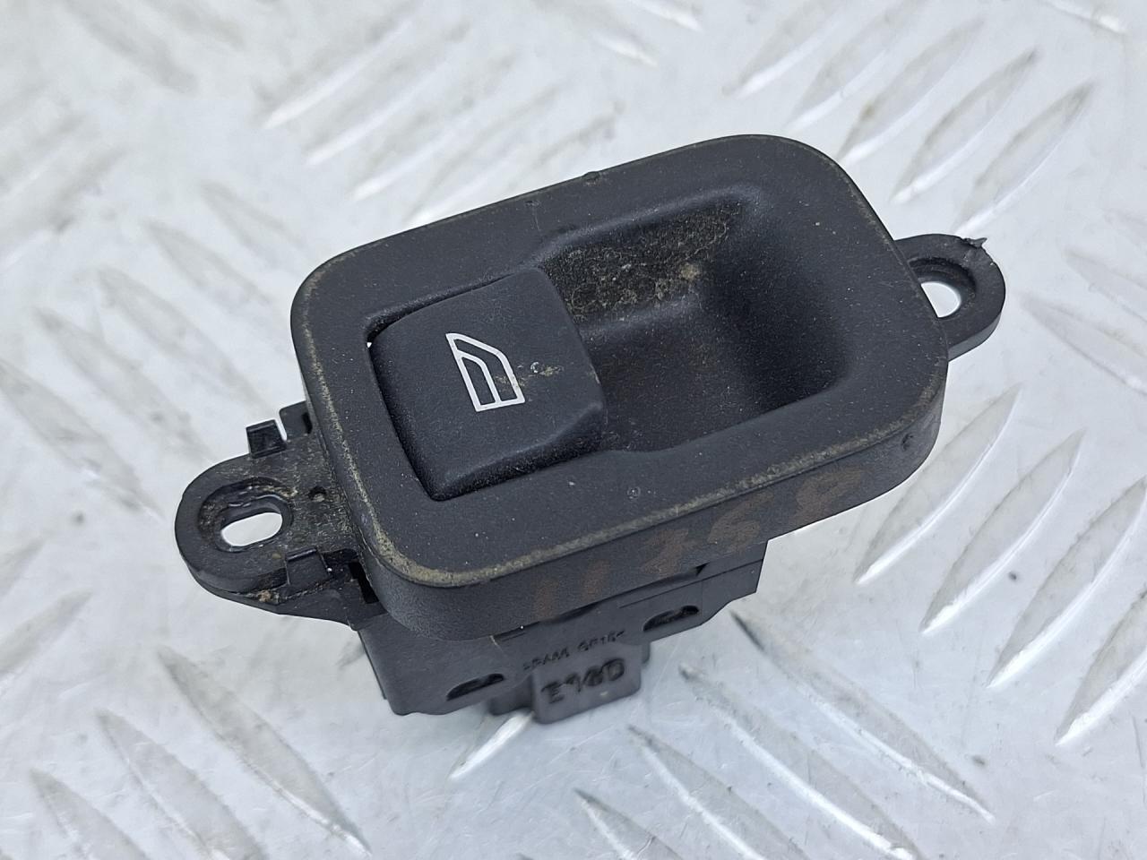 кнопка стеклоподъемника двери задней левой Volvo V50 1 поколение 2005, 2.4 л., B 5244 S, бензин, МКПП, универсал, передний привод, 3065844 - фото №1