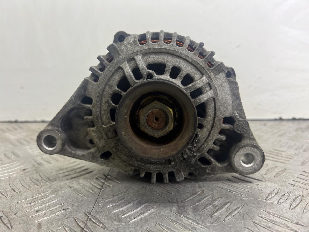 генератор Nissan Micra 2 поколение (K11) (1992 - 2003), 23100AP000, LP165714 - фото №1