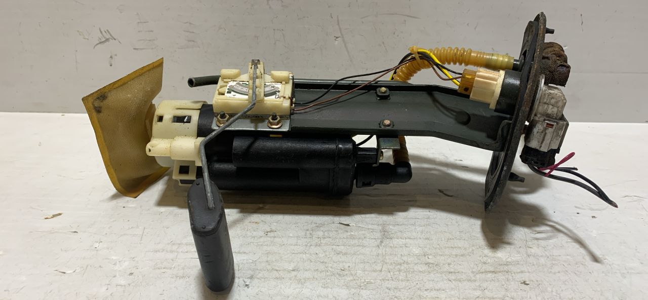 насос топливный Lancia Thesis 1 поколение 2005, 2.4 л., 841 D.000, бензин, МКПП, темно-синий, седан, передний привод - фото №1