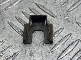 крепление форсунки Ford Fiesta 5 поколение (2001 - 2007), 1.3 л., BAJA, бензин, D3L3A