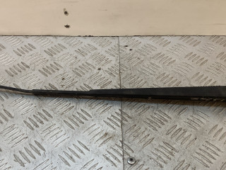 щеткодержатель (поводок стеклоочистителя, дворник) Toyota Yaris P1 2000, 1.0 л., 1SZ-FE, бензин, МКПП, хетчбэк 3 дв.