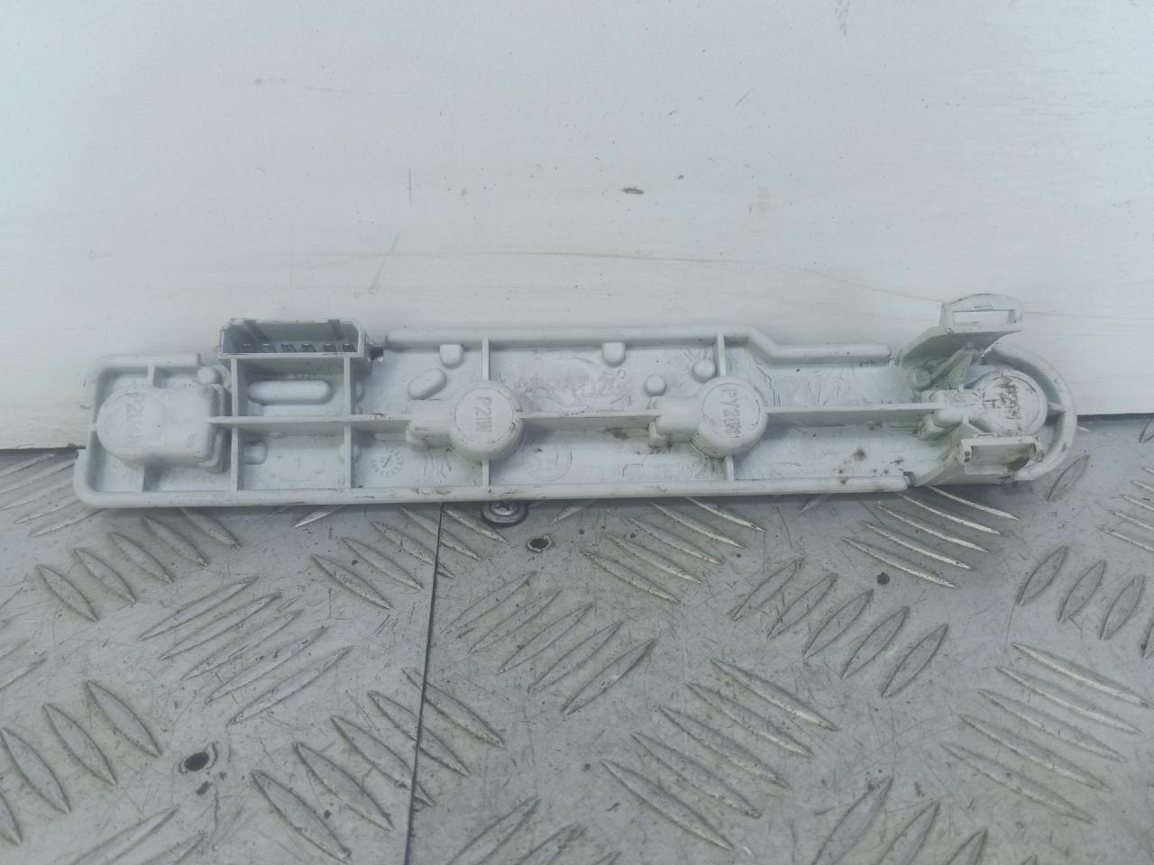 панель заднего фонаря Skoda Fabia 1 поколение (6Y) 6Y (1999 - 2004), 1.9 л., дизель, белый, хетчбэк 5 дв., передний привод, 6Y6945257 - фото №1