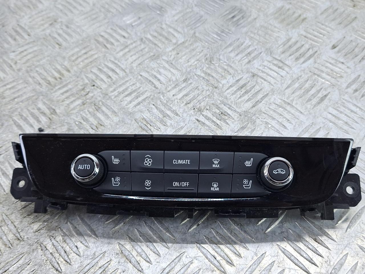 блок управления печки / климат-контроля Opel Insignia 2 поколение (B) 2018, 2.0 л., дизель, АКПП, белый, хетчбэк 5 дв., полный привод, 39177122, 544930977 - фото №1