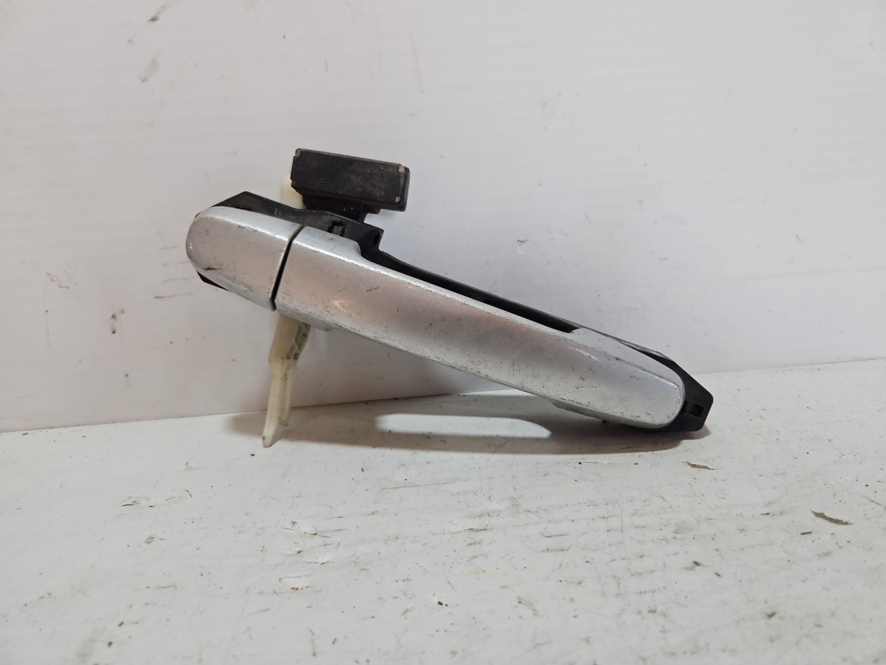 ручка наружная задняя правая Toyota RAV4 3 поколение (XA30) (2005 - 2008) - фото №1