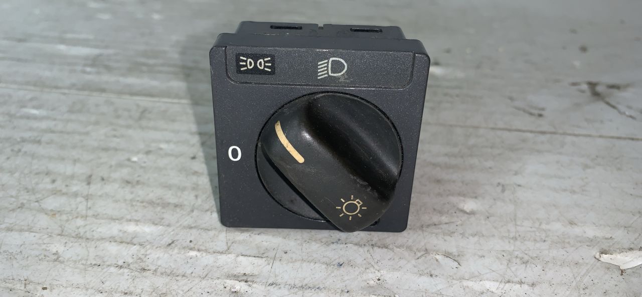 переключатель света Volvo C70 1 поколение 1999, 2.5 л., бензин, МКПП, серебро, купе, передний привод - фото №1