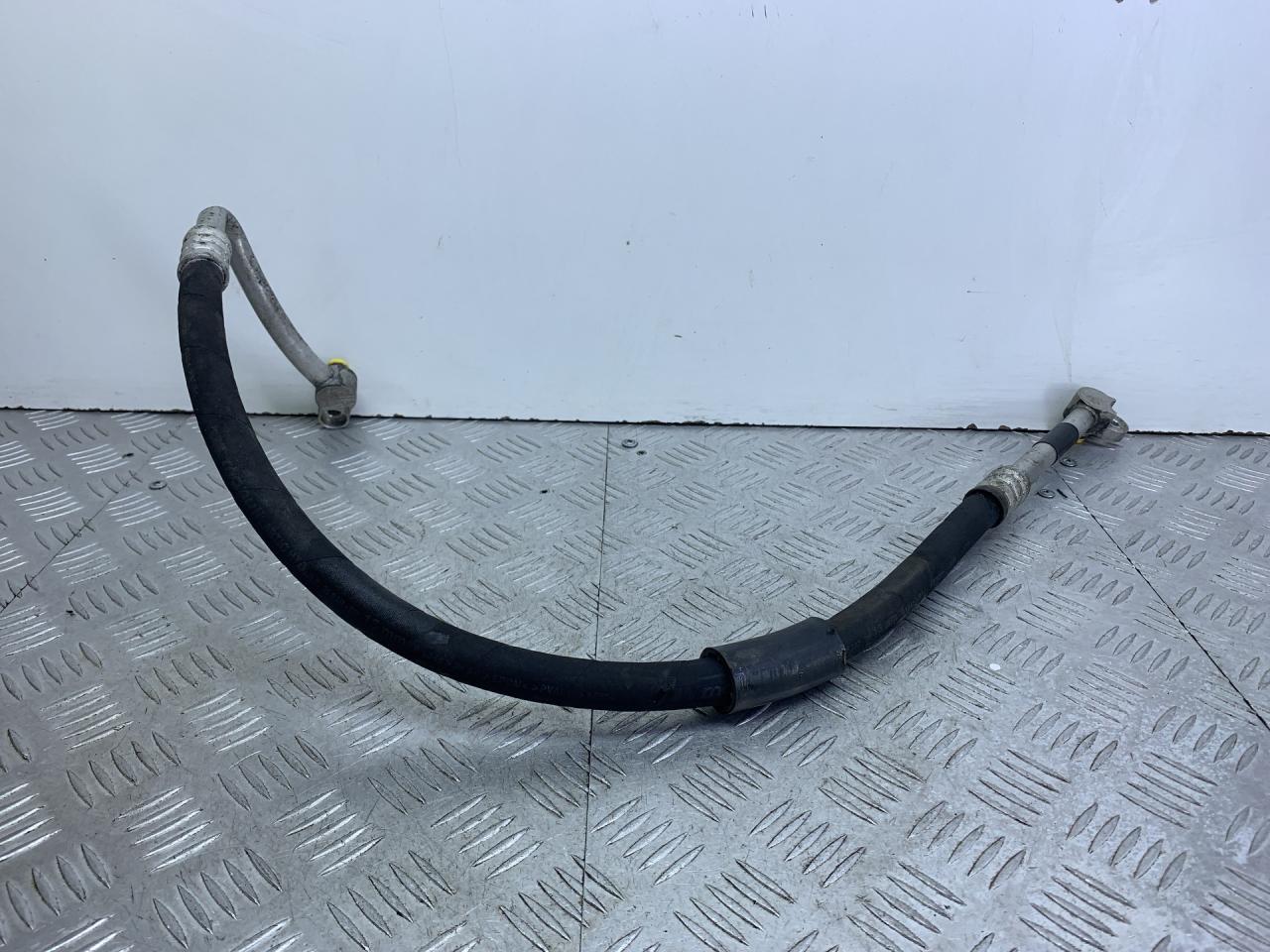 трубка кондиционера Audi A4 B7 2006, 1.8 л., BFB, бензин, МКПП, универсал, 8E0260701BR - фото №1