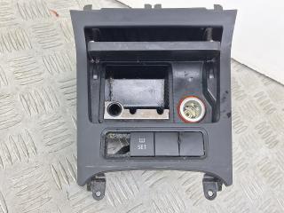 пепельница Volkswagen Golf 5 поколение 2007, 1.4 л., CAXA, бензин, 6МКПП, серый, универсал, передний привод, 1K0857961