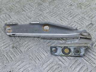 петля капота правая Audi A6 4B/C5 [рестайлинг] (2001 - 2004), 2.4 л., BDV, бензин, МКПП, универсал, 4B0823302D