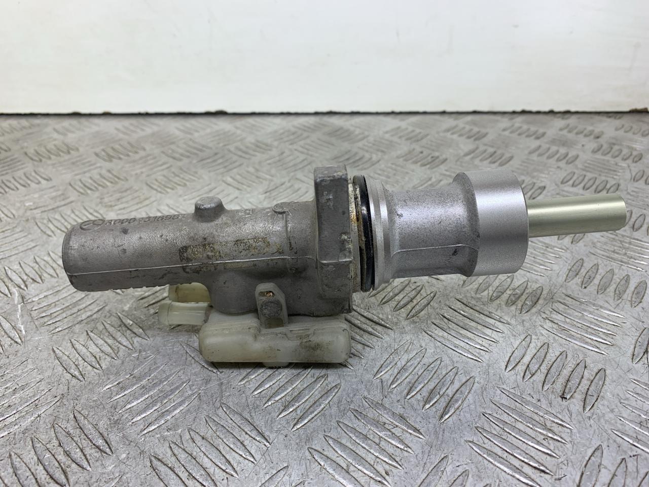 цилиндр тормозной главный Mercedes-Benz Vito W639 (2003 - 2010), A0004316901 - фото №1