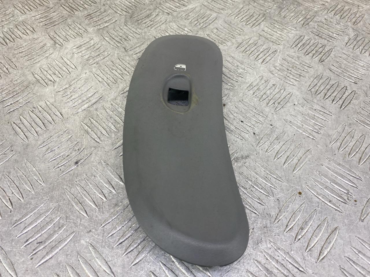 молдинг двери передней правой Chrysler Voyager 4 поколение 2004, 2.5 л., ENJ, дизель, МКПП, темно-синий, минивэн, передний привод, 0SB711D5AC, 746754674E - фото №1