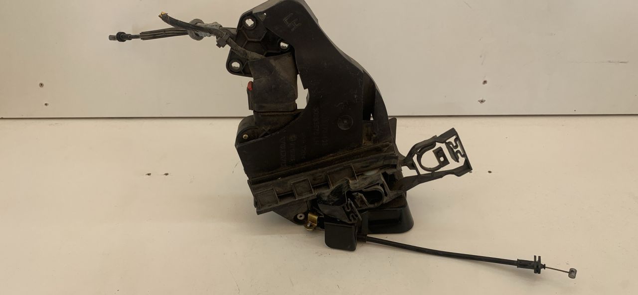 замок двери задней левой Volvo V50 1 поколение 2005, 2.4 л., B 5244 S, бензин, МКПП, универсал, передний привод, 30663578, 992772103 - фото №1