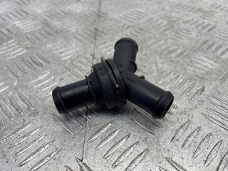 фланец (тройник) системы охлаждения Volkswagen Transporter T5 [рестайлинг] (2009 - 2015), 7E0121113A