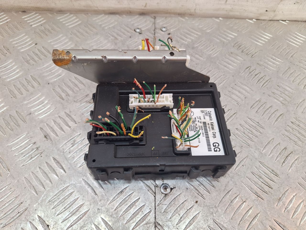 блок комфорта Nissan Micra 4 поколение (K13) 2011, 1.2 л., HR12DE, бензин, МКПП, хетчбэк 5 дв., передний привод, 284B11HB1E - фото №1