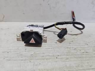 кнопка аварийной сигнализации Ford Focus 1 поколение 2000, 1.4 л., FXDC, бензин, МКПП, серебро, хетчбэк 3 дв., передний привод, Z8AG13A350AE