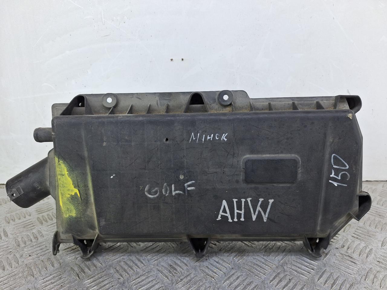 корпус воздушного фильтра Volkswagen Golf 4 поколение (1997 - 2006), 1.4 л., AHW, бензин, 036129611AM, 036129620C - фото №1