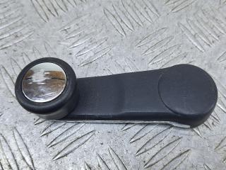 ручка стеклоподъемника задней Audi A4 B5 1997, 1.6 л., AHL, бензин, МКПП, универсал