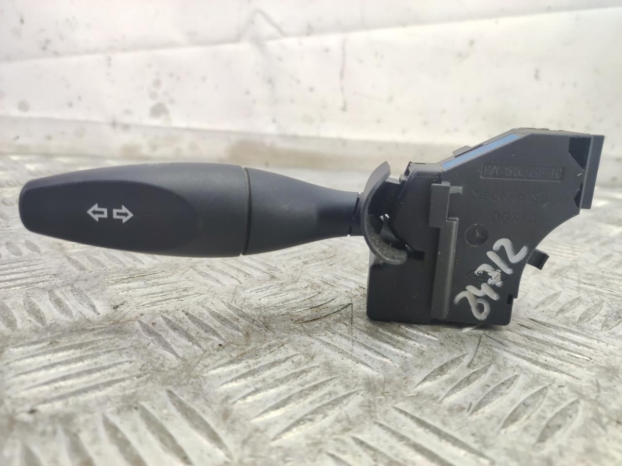 переключатель поворотов Ford Fiesta 5 поколение 2004, 1.4 л., F6JA, дизель, МКПП, хетчбэк 5 дв., передний привод, 1S7T13335AE - фото №1