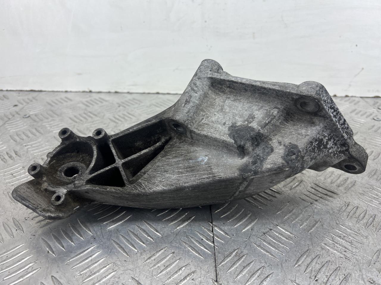 кронштейн двигателя BMW X6 E71/E72 E71 (2007 - 2012), 4.4 л., N63 B44 A, бензин, АКПП, внедорожник 5 дв., полный привод, 2211678014803 - фото №1