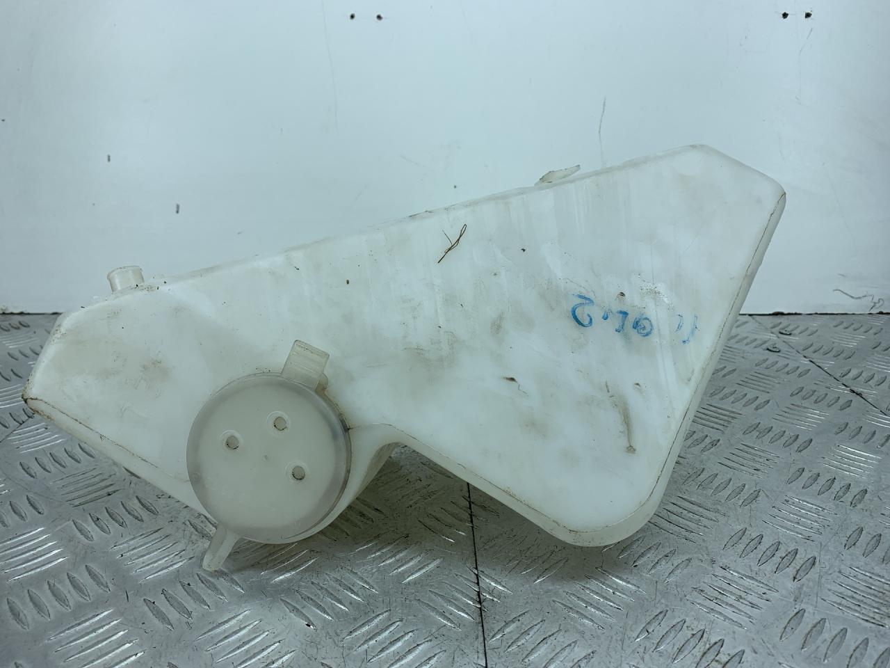 бачок расширительный Mercedes-Benz A-Класс W168 2000, 1.4 л., M 166.940, бензин, МКПП, красный, минивэн, передний привод, 1688690220 - фото №1