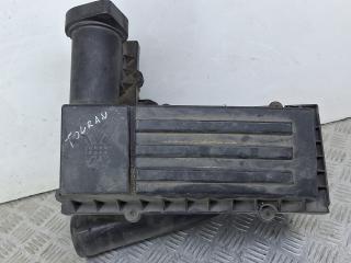 корпус воздушного фильтра Volkswagen Touran 1 поколение [рестайлинг] (2006 - 2010), 1.9 л., дизель, 1K0129620F