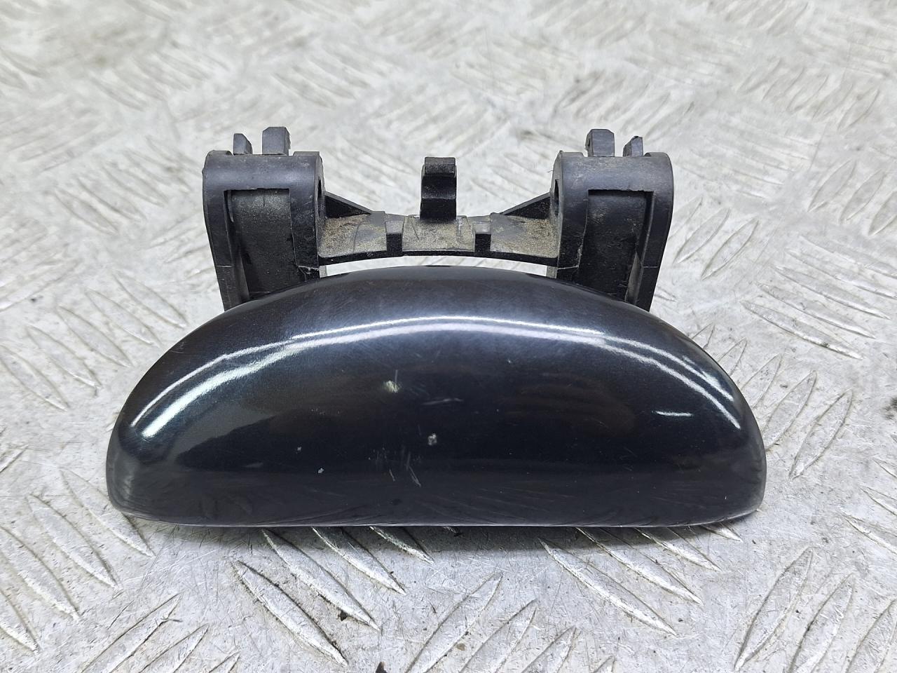 ручка наружная Peugeot 206 1 поколение 2002, 1.6 л., NFU (TU5JP4), бензин, МКПП, черный, кабриолет, передний привод - фото №1