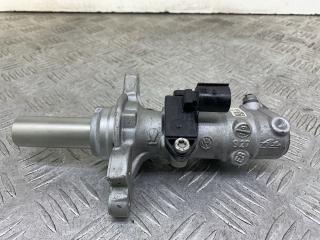 цилиндр тормозной главный Volkswagen Golf 7 поколение [рестайлинг] (2017 - 2019), 1.5 л., DACA, бензин, универсал, 1K0945459C