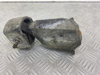 кронштейн двигателя Audi A6 4B/C5 1999, 1.8 л., AQE, бензин, МКПП, красный, седан, 8D399113AB