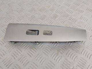 накладка двери (крышки) багажника Hyundai Santa Fe 2 поколение (CM) 2007, 2.2 л., D4EB, дизель, АКПП, серый, внедорожник 5 дв., полный привод, 3715101110