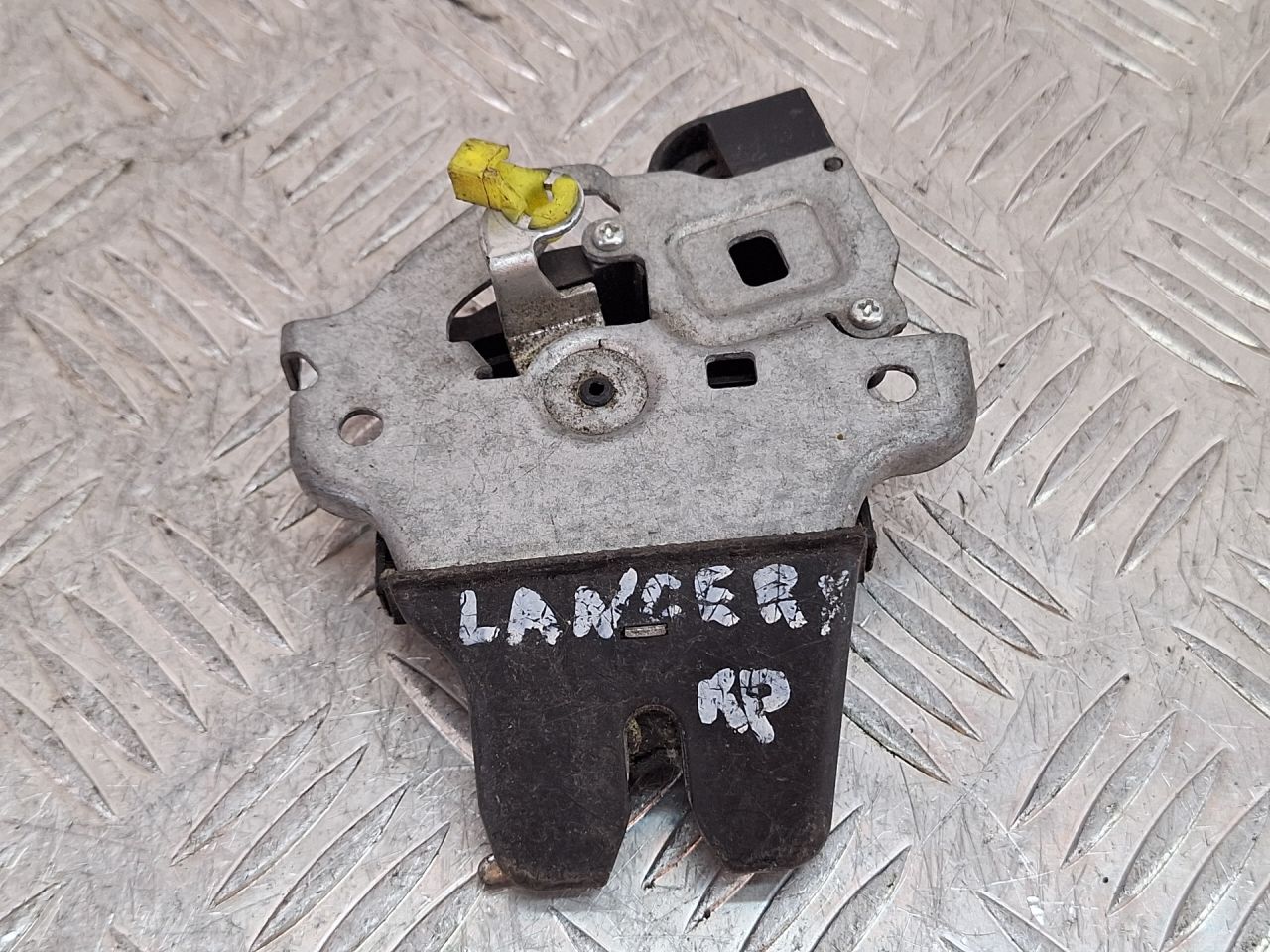 замок багажника Mitsubishi Lancer 10 поколение 2010, седан - фото №1