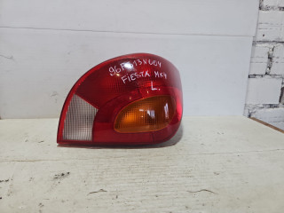 фонарь задний правый Ford Fiesta 4 поколение [рестайлинг] 2000, 1.3 л., DHE, бензин, МКПП, серебро, хетчбэк 3 дв., передний привод, 96FG13N004
