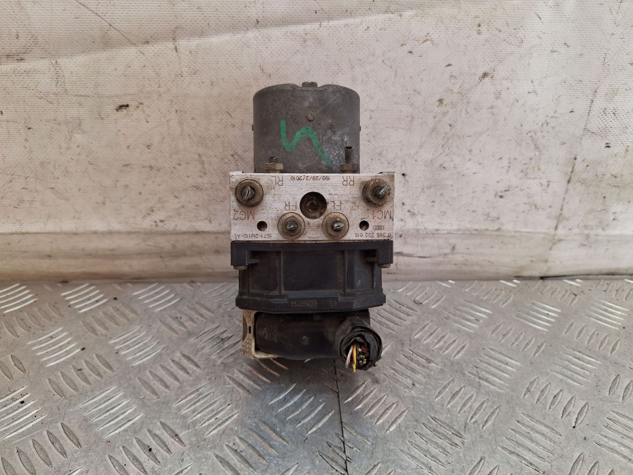 блок ABS Ford Mondeo 3 поколение 2000, 2.0 л., дизель, универсал, 0265222015, 0265800007, 1S712M110AE - фото №1