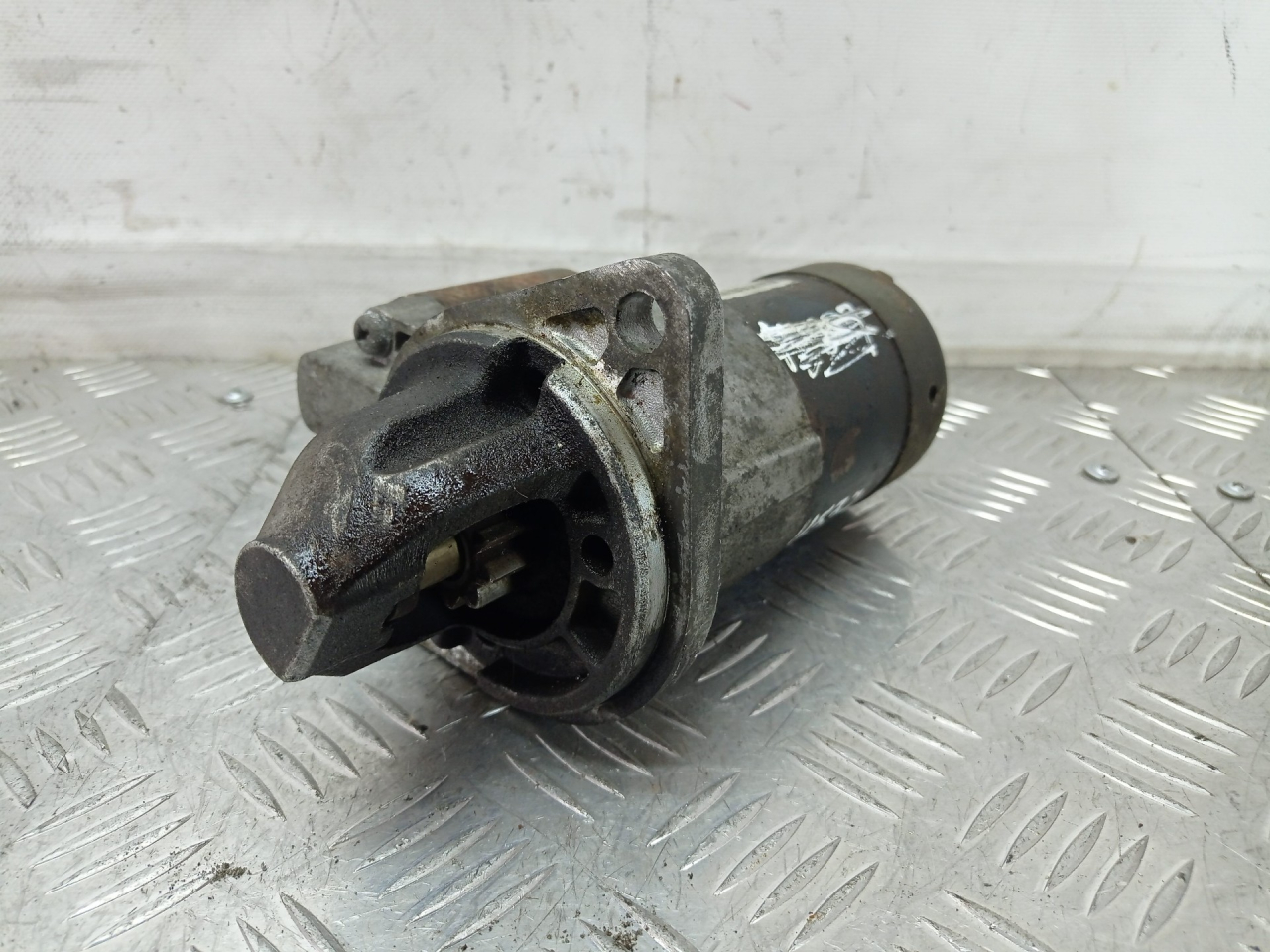 стартер Saab 9-3 1 поколение 2001, 2.0 л., B205E, бензин, АКПП, черный, хетчбэк 5 дв., передний привод, 5194758, M000T86781 - фото №1