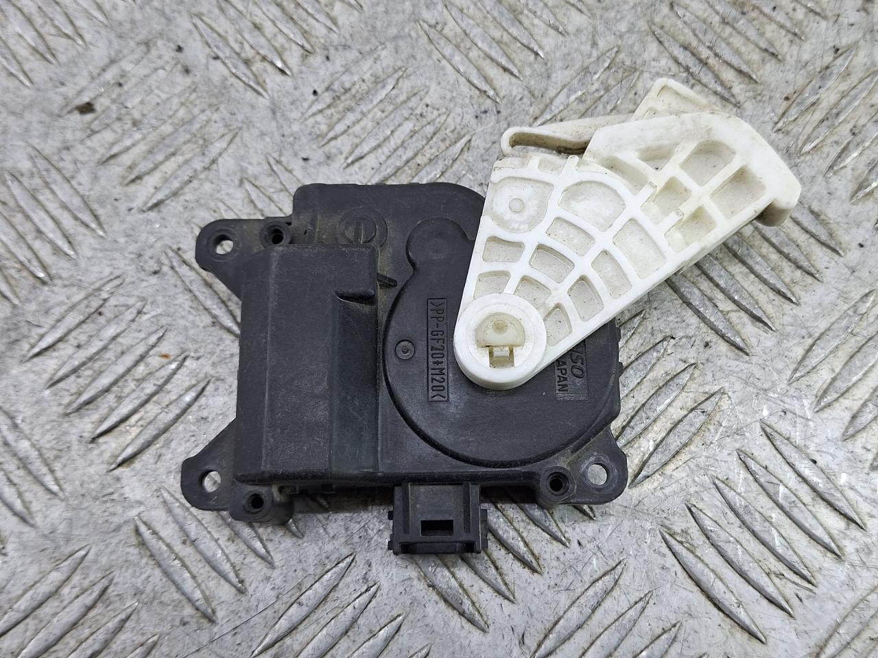 моторчик заслонки печки Toyota RAV4 3 поколение (XA30) (2005 - 2008), 0638000181 - фото №1