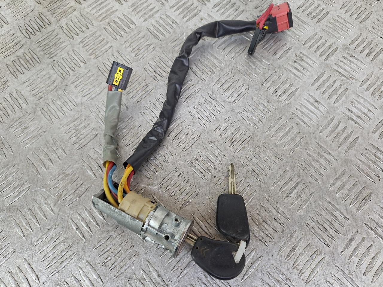 замок зажигания Citroen Xsara Picasso 1 поколение (1999 - 2004) - фото №1