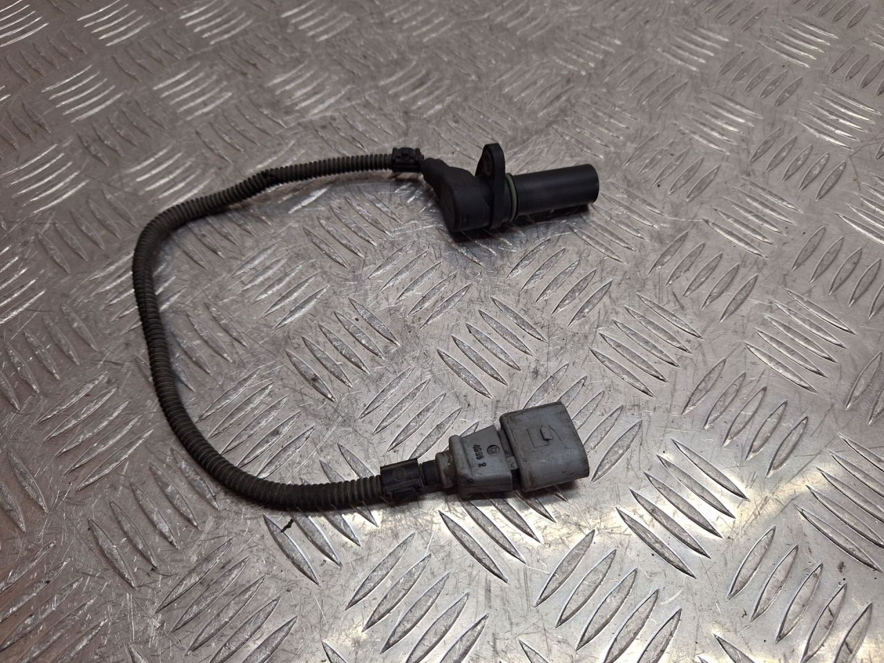 датчик коленвала Volkswagen Golf 4 поколение (1997 - 2006), дизель, 9805940 - фото №1