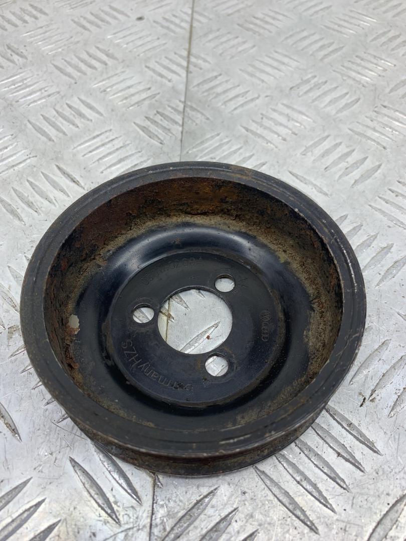 шкив насоса гидроусилителя Volkswagen Bora 1 поколение (1998 - 2005), 030145269A - фото №1